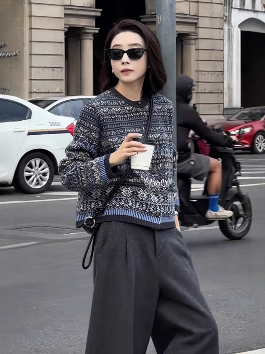 Women Short Jacket-Cardigan with Jacquard Pattern, Ribbed Cuffs and Round Neck Chichicherry