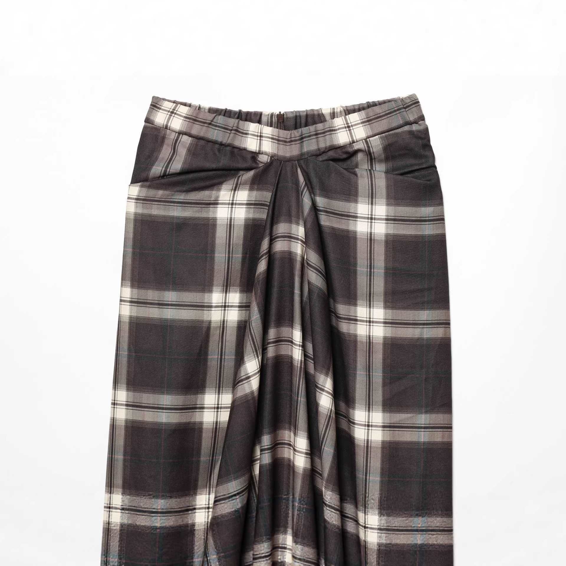 Women's midi skirt with check pattern and decorative front draping Chichicherry