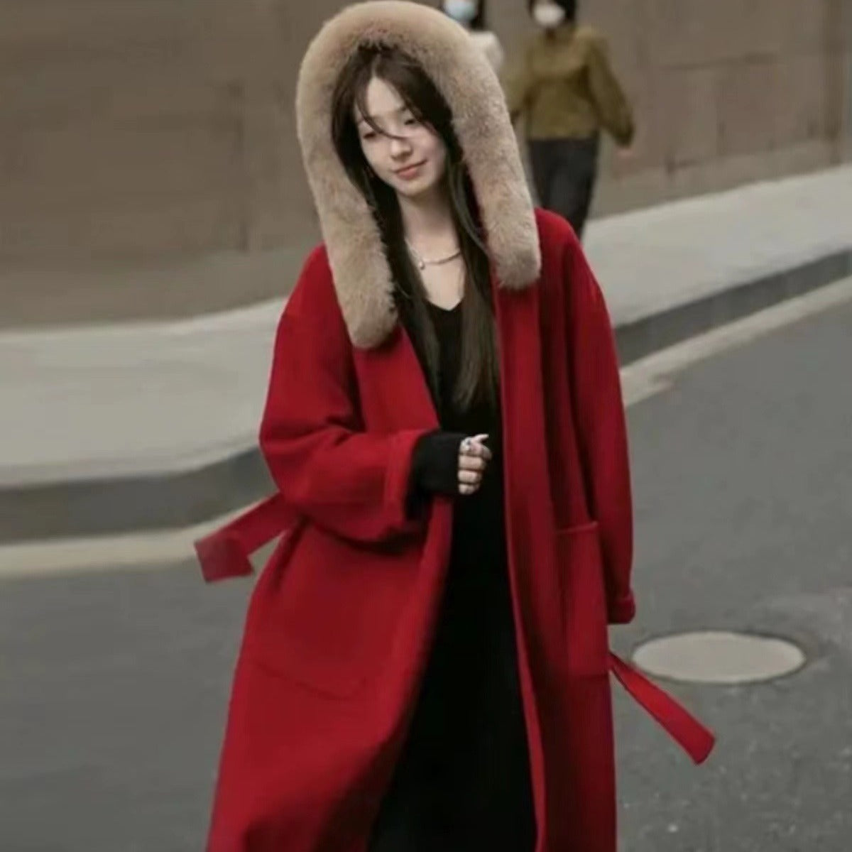 Women's Long Wool Coat with Removable Faux Fur Collar and Tailored Fit Chichicherry