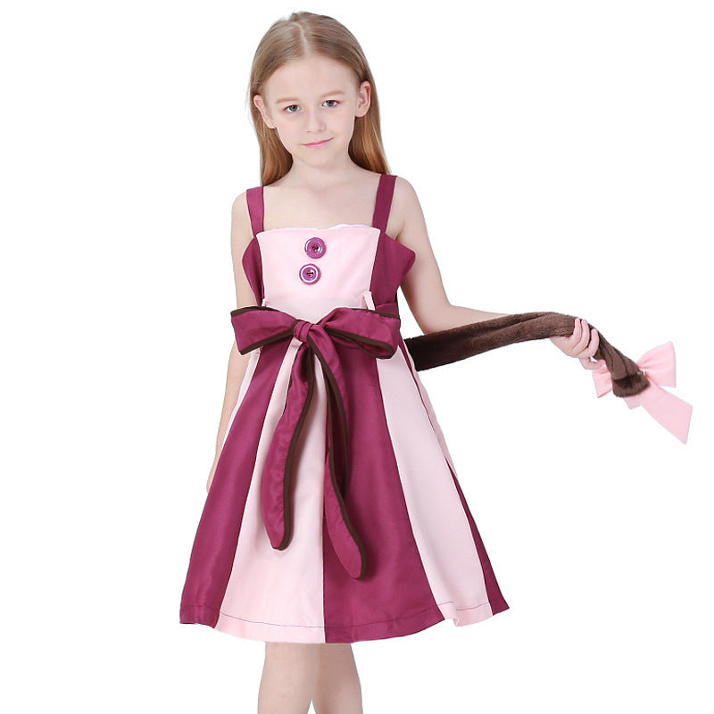 Girl costume with hooded cape and playfully designed details Chichicherry