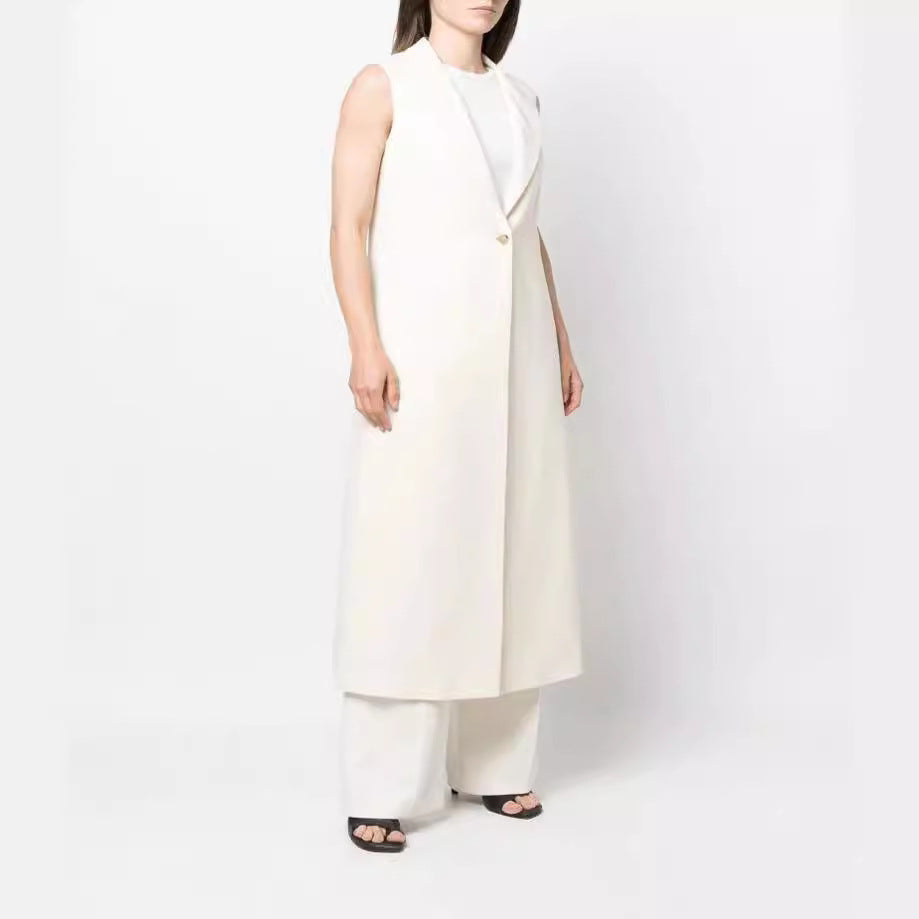 Women's Sleeveless Long Coat in Blazer Style with Shawl Collar and Tailored Seam Chichicherry
