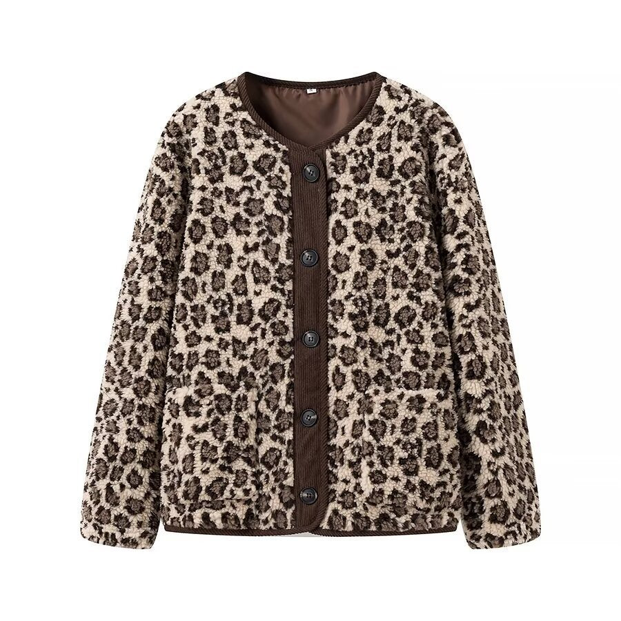 Women's short jacket in teddy look with leopard print and button closure Chichicherry