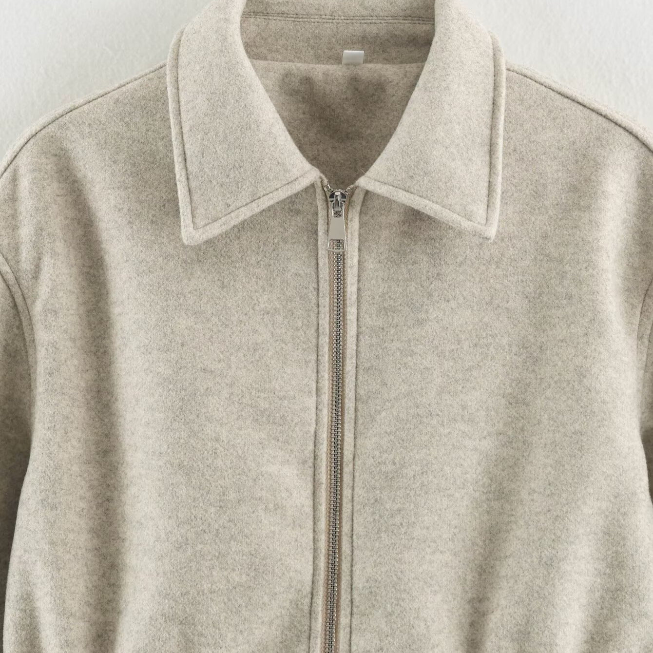 Women's short jacket made of wool blend with drawstring waist and patch pockets Chichicherry