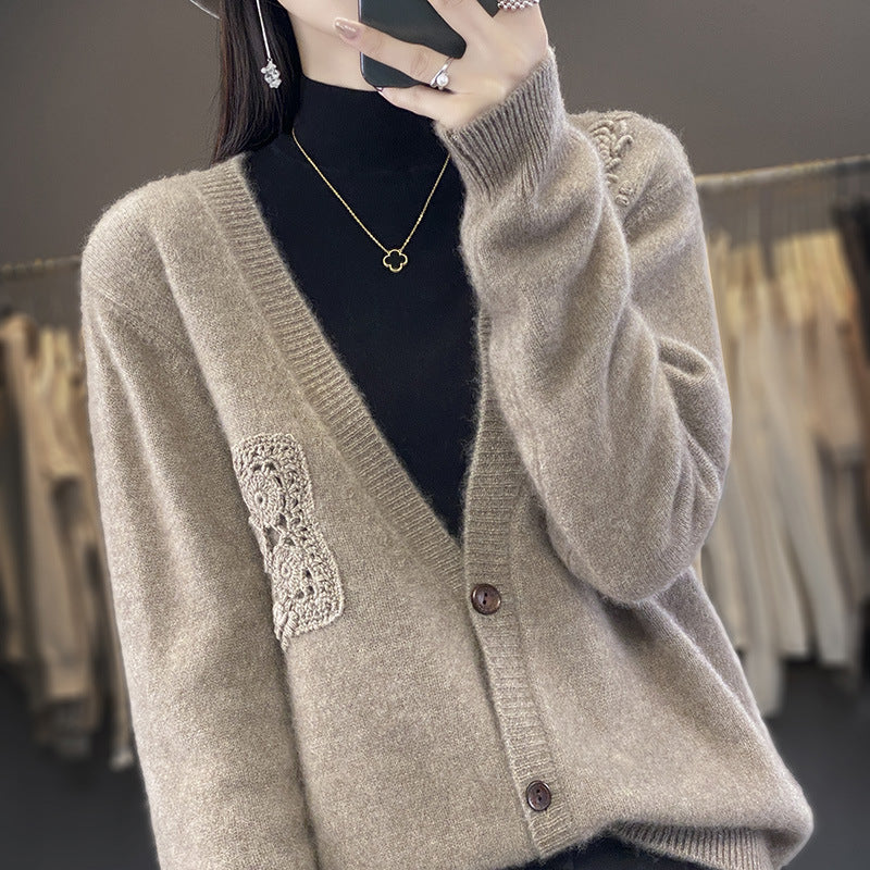 Women's Two-Piece Fine Knit Set with Knit Cardigan and Top as well as Crocheted Flower Appliqués Chichicherry