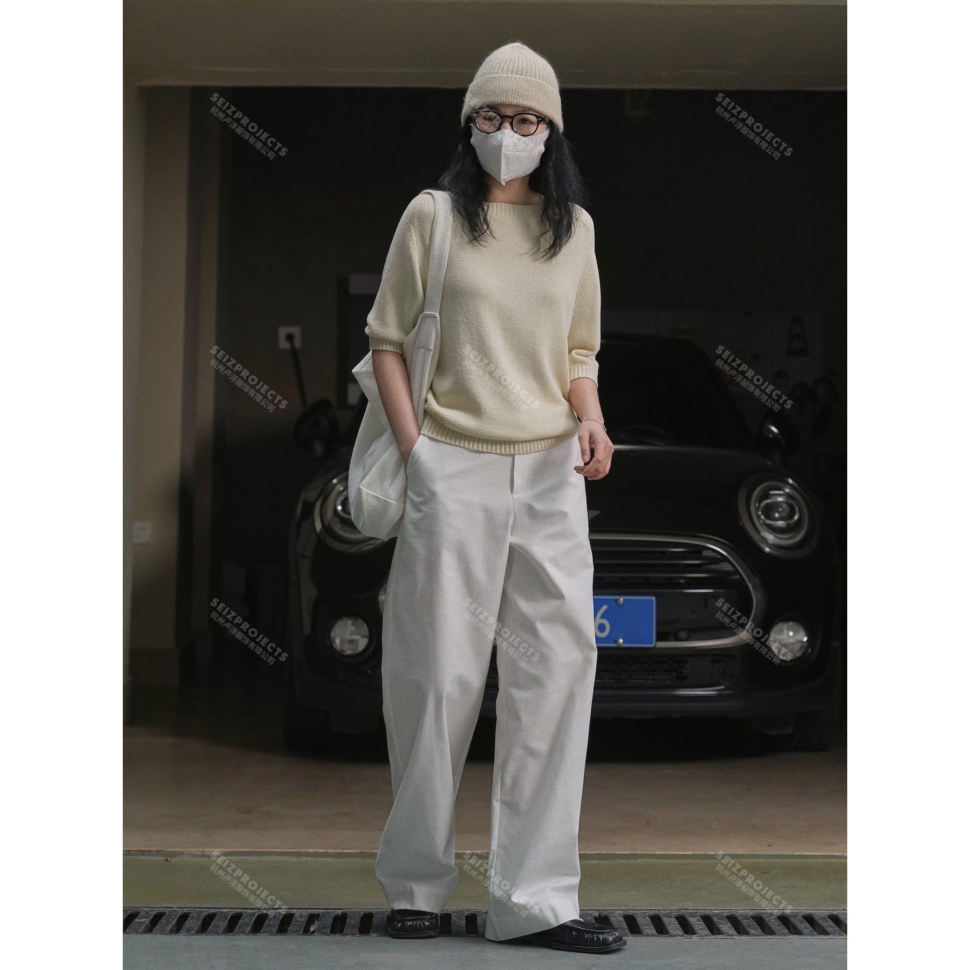 Women's Lightweight Fine Knit Sweater with Round Neck and Three Quarter Sleeves Chichicherry
