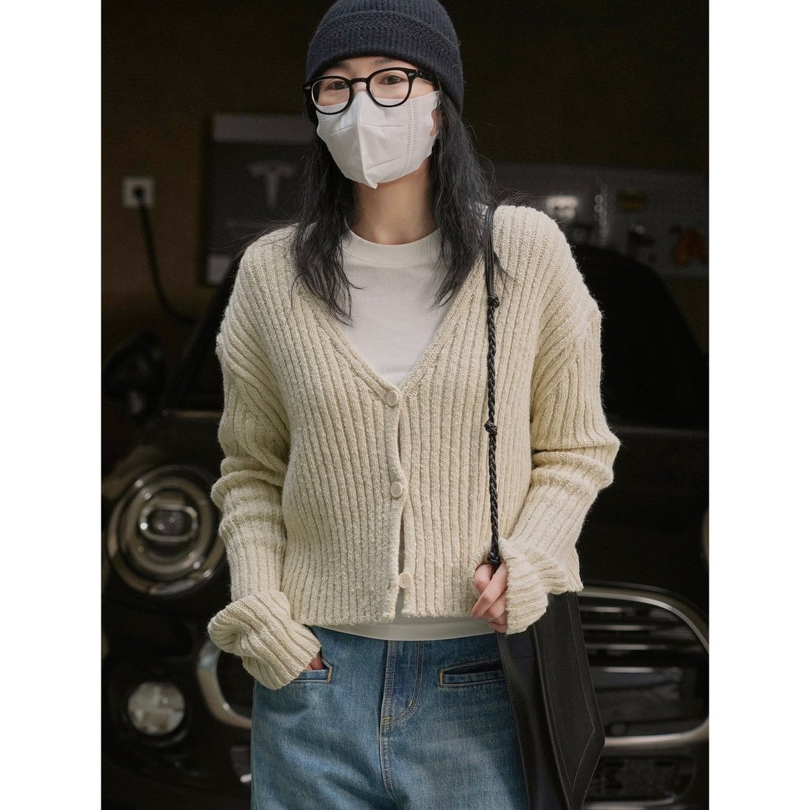 Women's Knitted V-Neck Cardigan in a distinctive ribbed pattern with short length and casual sleeves Chichicherry