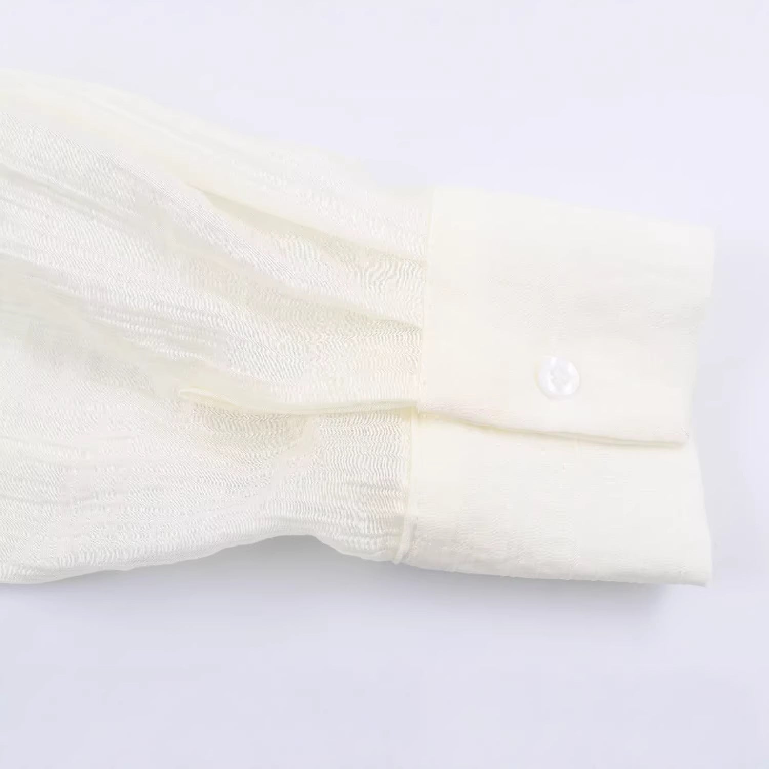 Women Light Loose Blouse with Crinkle Structure and Shirt Collar Chichicherry