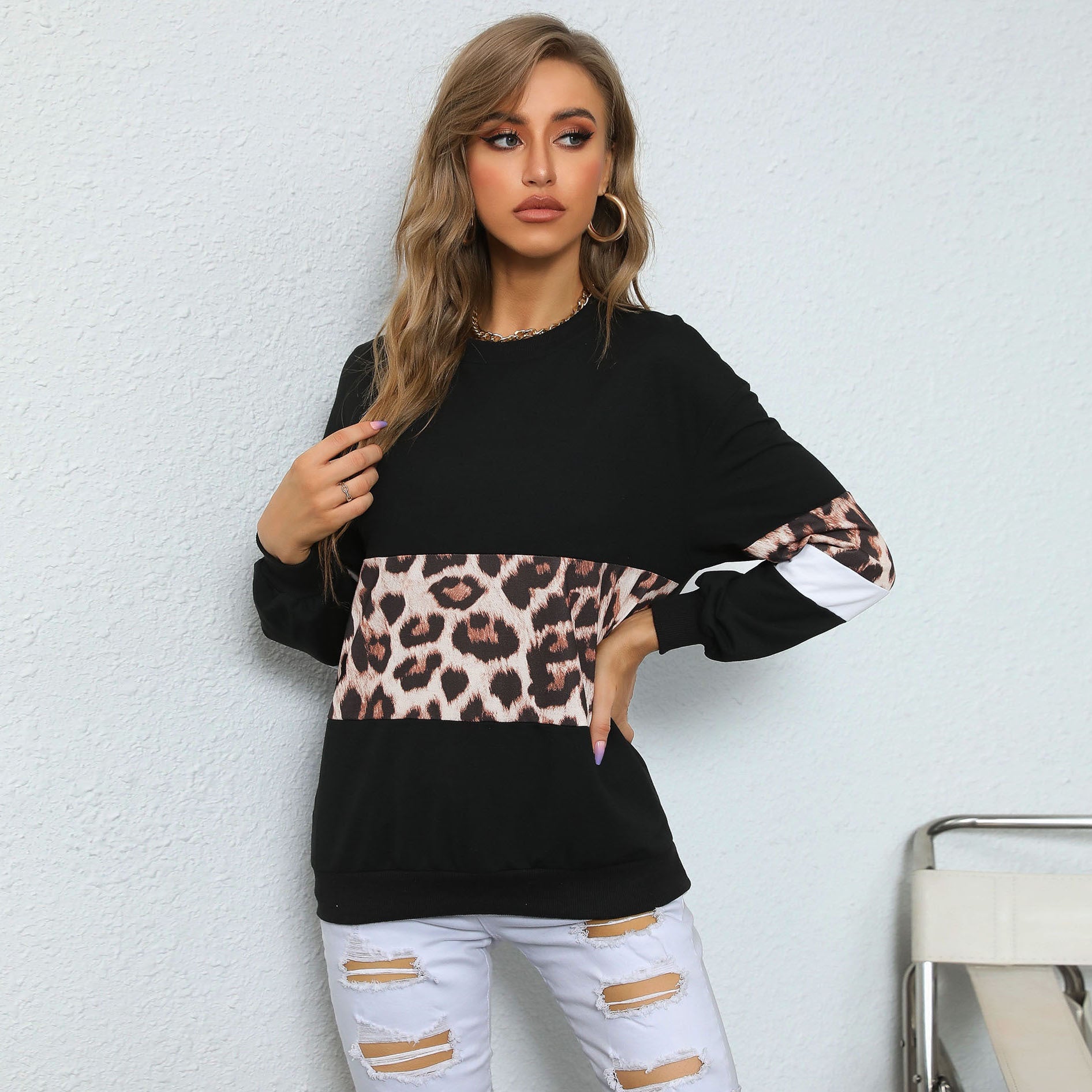 Women's Oversize Sweatshirt with Leo Block Stripes and Ribbed Hem Chichicherry