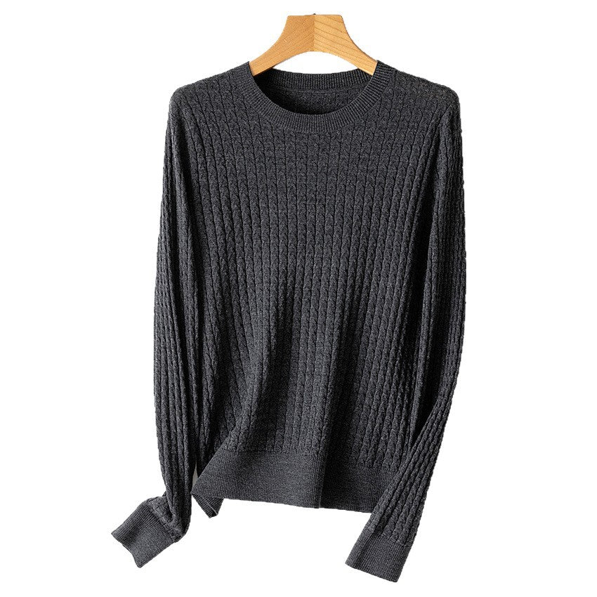 Women's fine knit sweater with cable knit pattern and round neckline Chichicherry