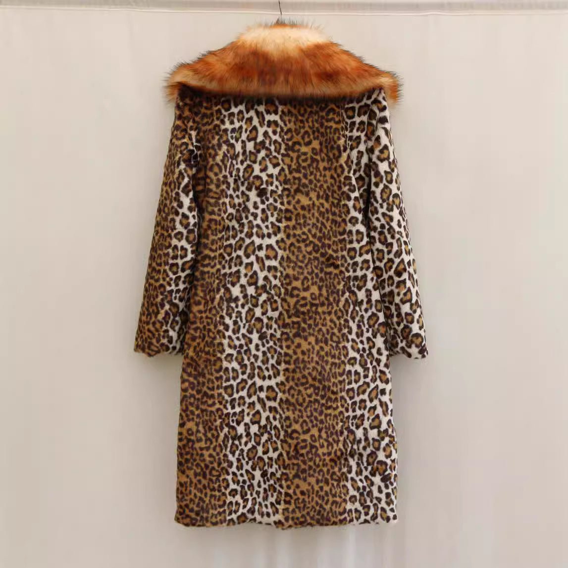 Women’s Longer Faux Fur Coat in Leopard Print with Large Fur Collar and Pocket Trim Chichicherry