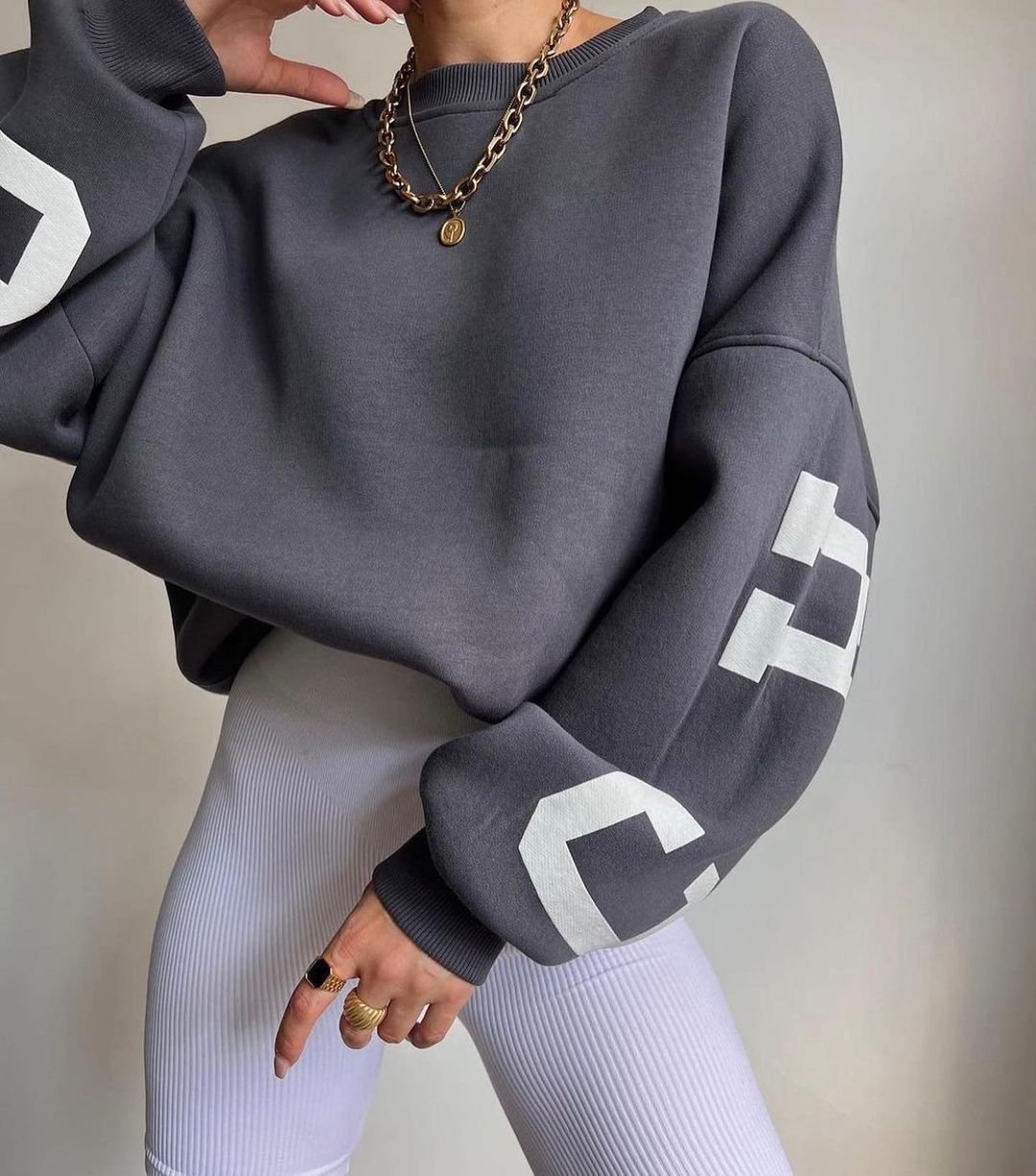 Damen Oversized Sweatshirt mit Blockprint-Ärmeln und weitem Drop-Shoulder-Schnitt Chichicherry
