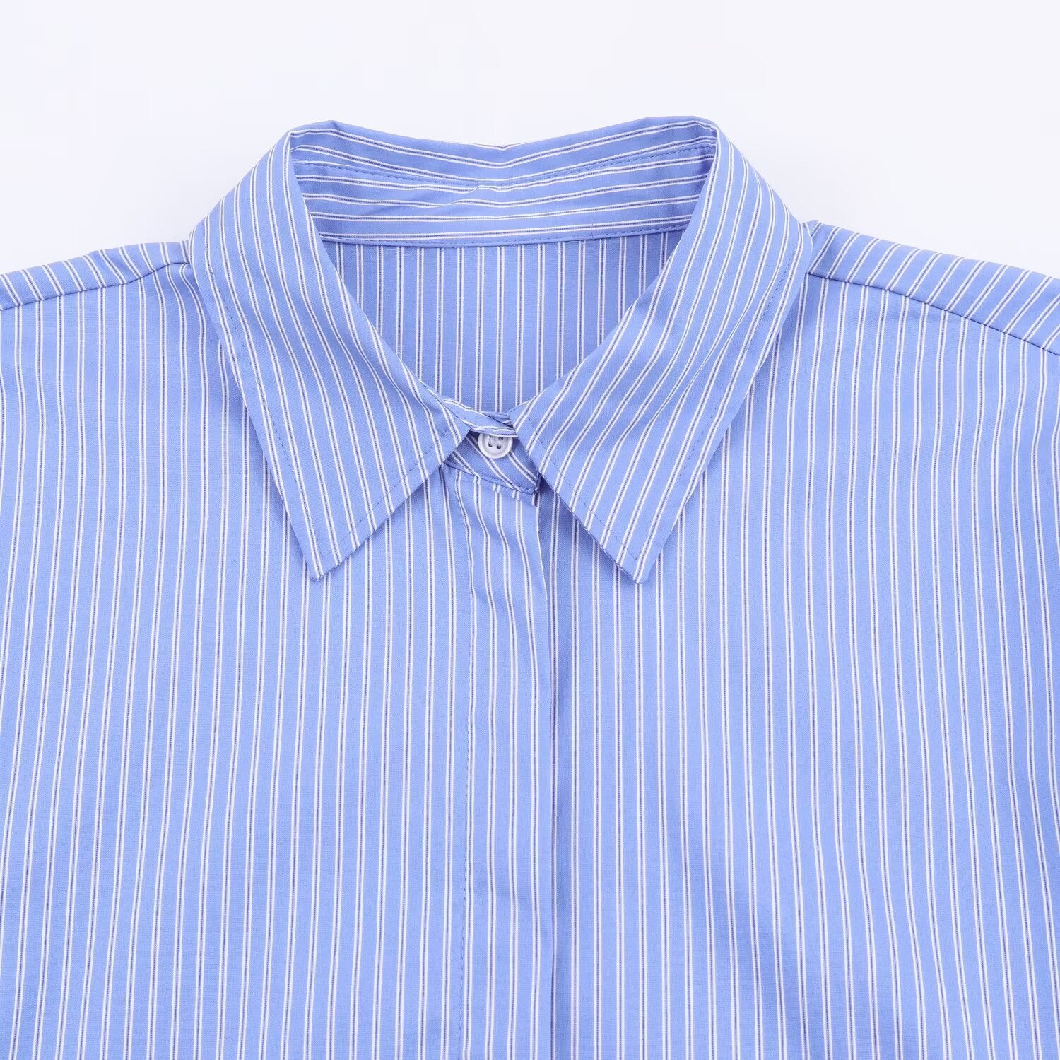 Women's oversized shirt blouse with classic collar, balloon sleeves, and bow cuffs Chichicherry