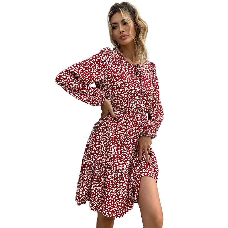 Women's midi dress with tailored cut, flounce skirt and long sleeves Chichicherry