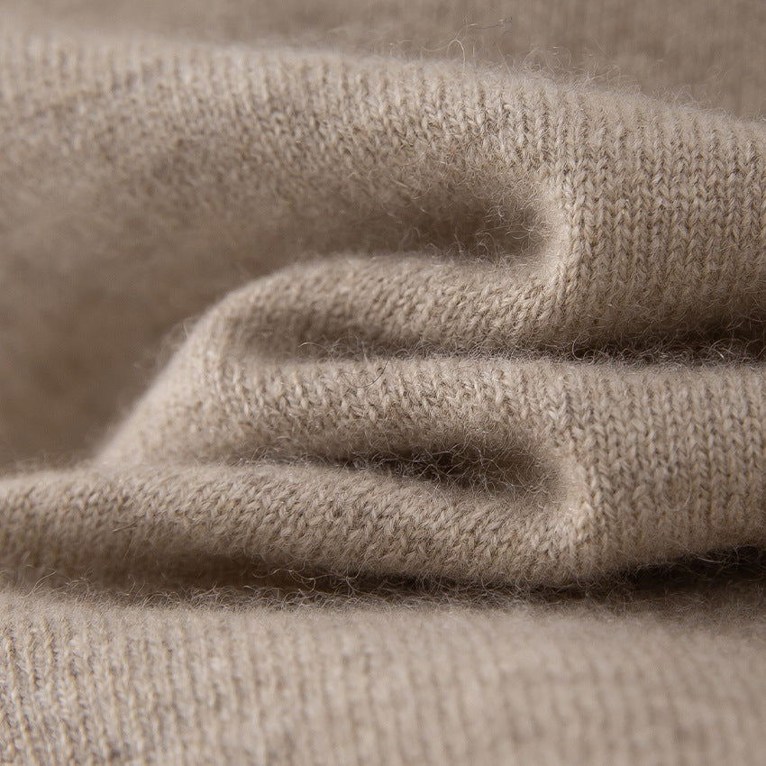 Women's soft fine knit vest with V-neck and continuous button placket Chichicherry