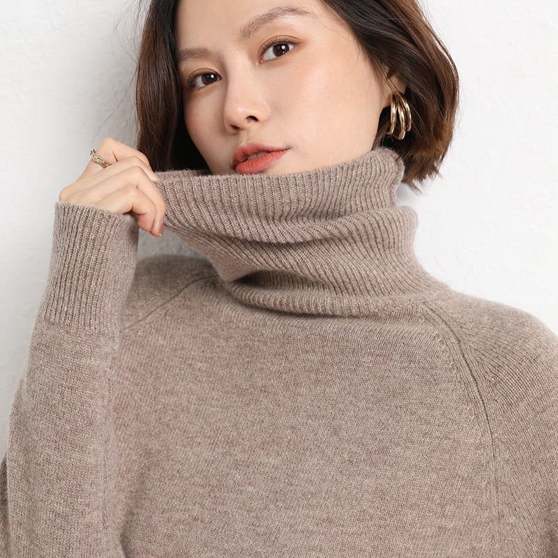 Women's Slim Turtleneck Sweater made of fine knit with raglan sleeves Chichicherry