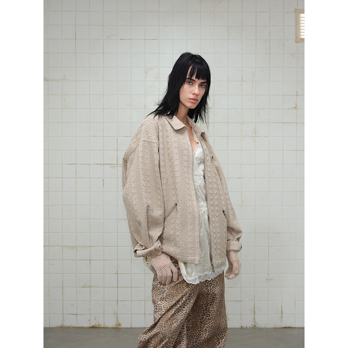 Unisex Textured Zip Blouson Jacket in Boxy Cut with Shirt Collar and Diagonal Zipper Pockets Chichicherry