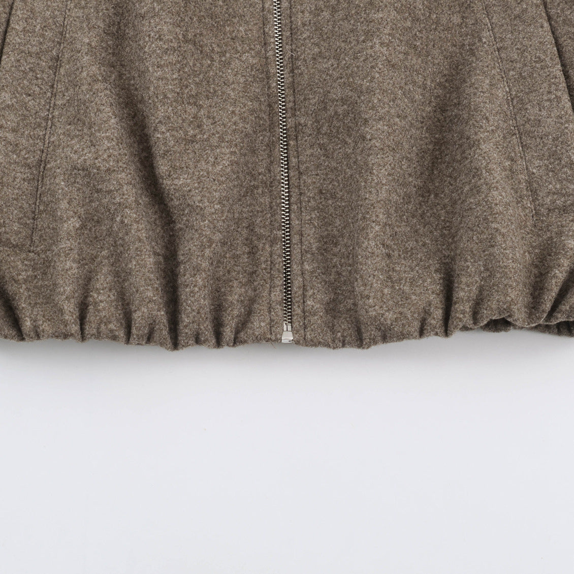 Women’s short jacket with balloon sleeves, wide shirt collar, and elastic hem Chichicherry