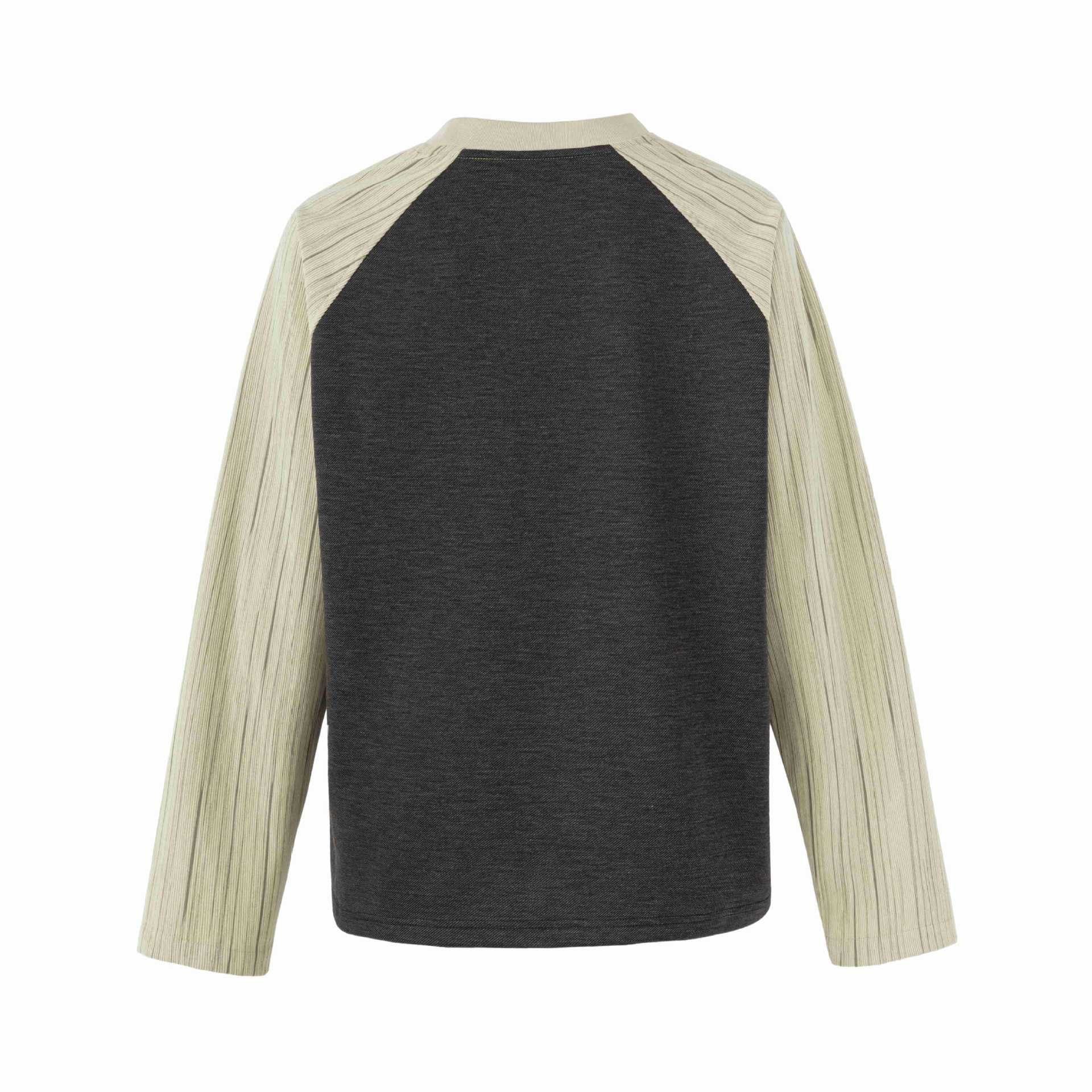 Women's raglan sweatshirt with graphic cathedral print and textured sleeves Chichicherry
