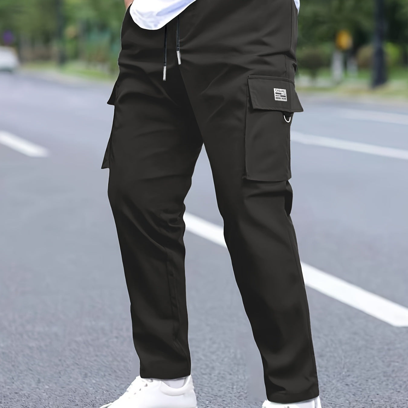 Men's tapered cargo pants in jogger style with drawstring, flap pockets & D-ring Chichicherry