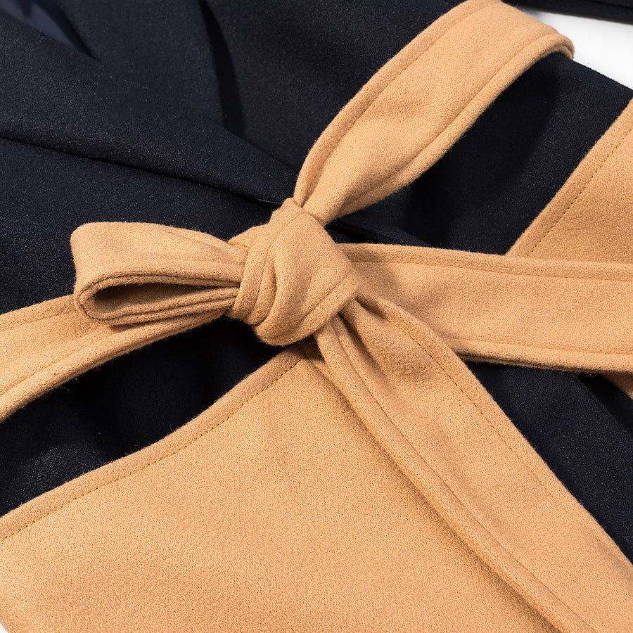 Women's short coat with tie belt, contrast pockets and faux fur cuffs Chichicherry