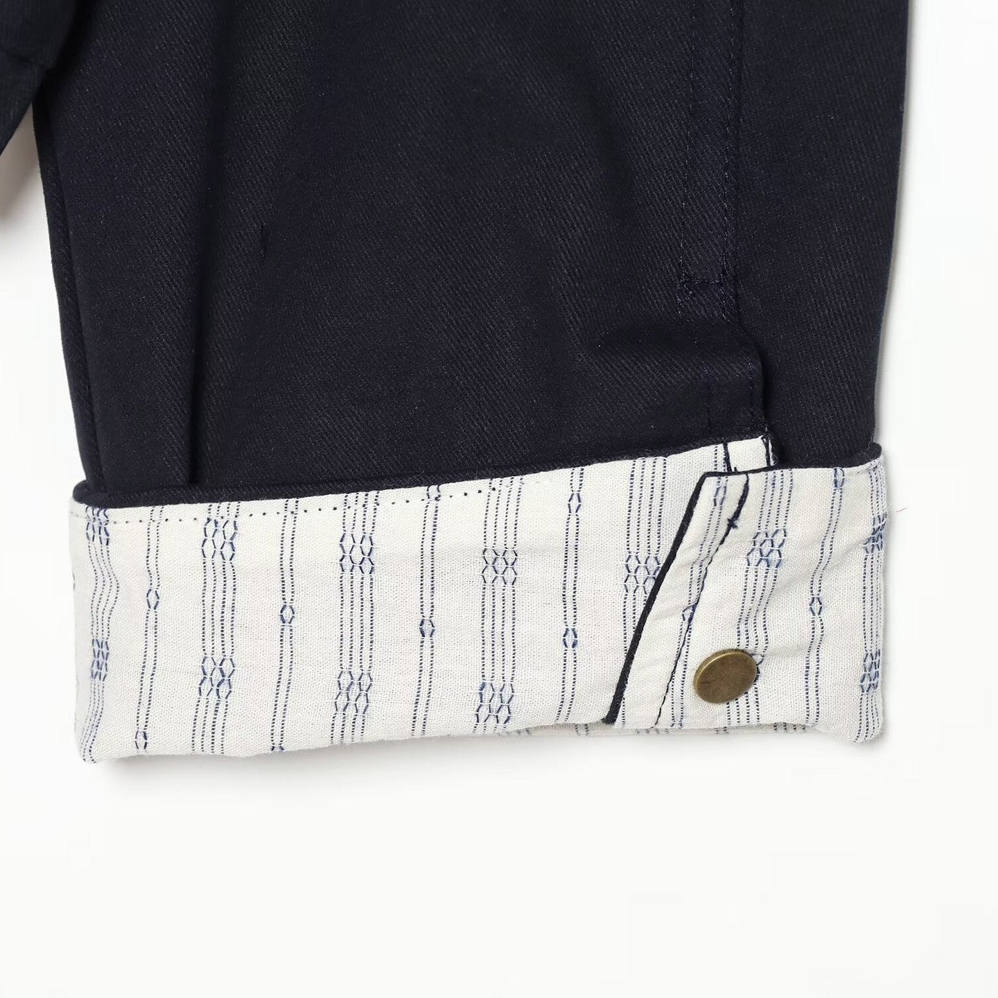 Women's Cropped Boxy Field Jacket with Stand-Up Collar, Patch Pockets and Golden Details Chichicherry