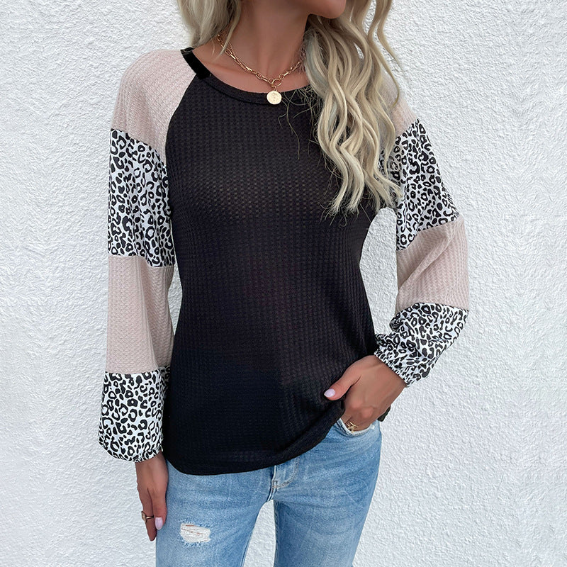 Women's raglan long sleeve shirt made of waffle jersey with color block sleeves and leopard details Chichicherry