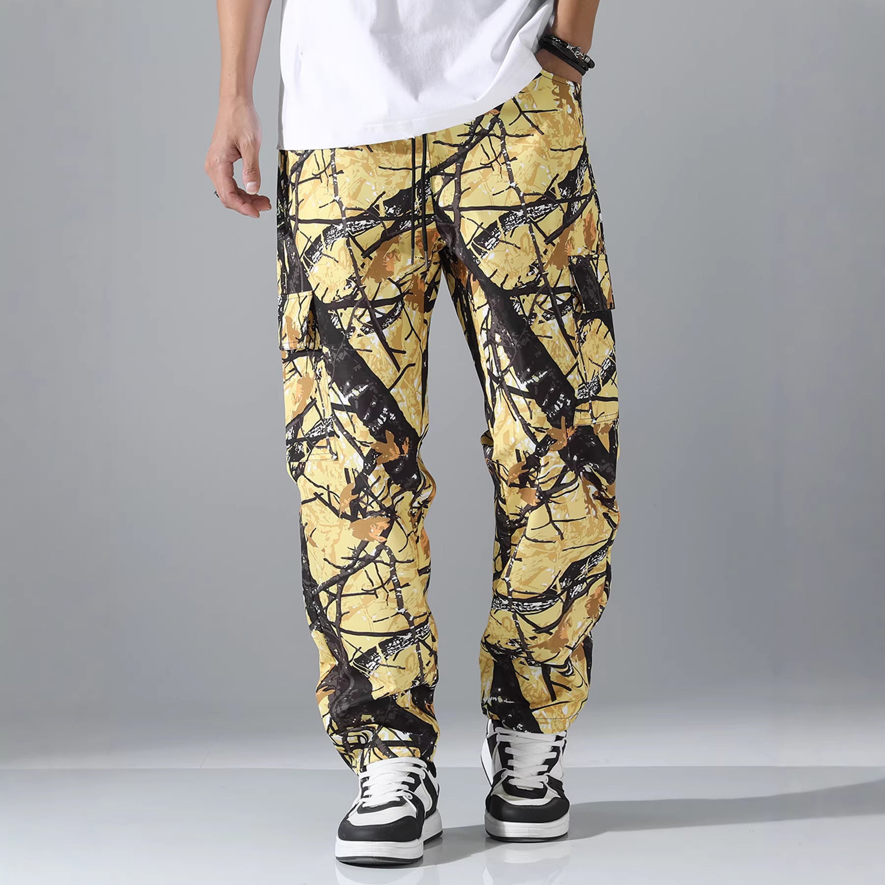 Men's patterned cargo jogging pants with drawstring waistband, cargo pockets & elastic ankle cuffs Chichicherry