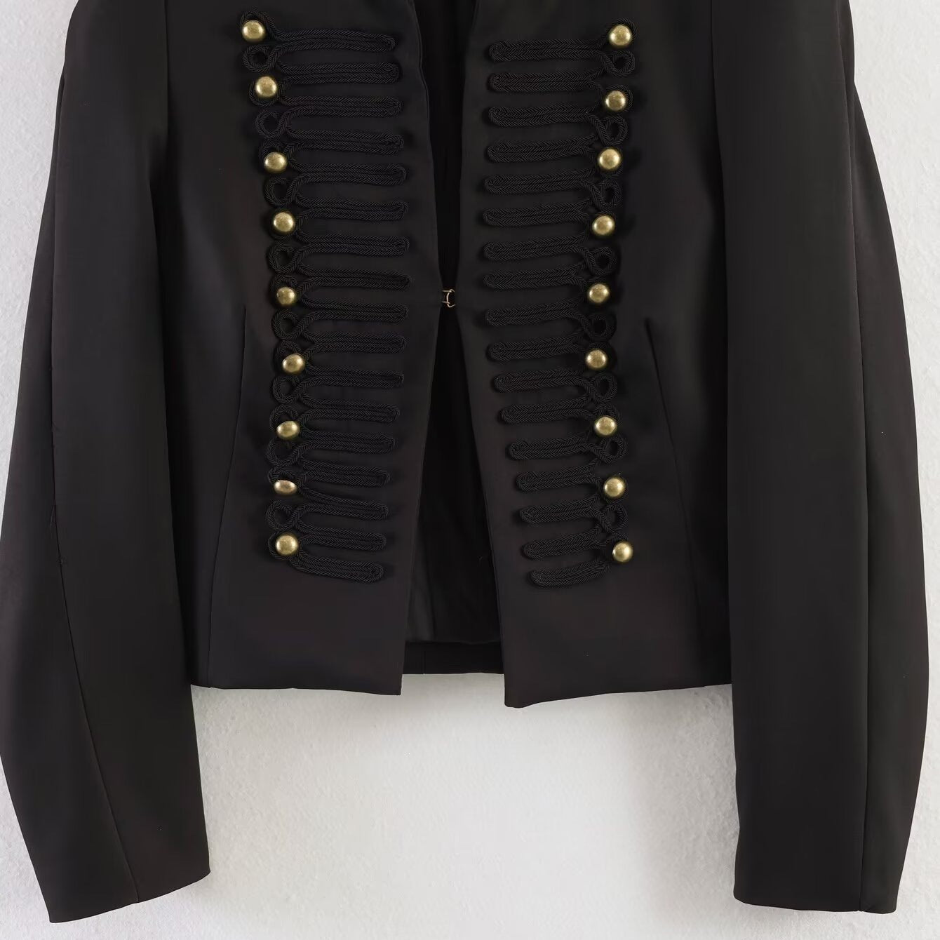 Women's short blazer in parade and military look with decorative cord applications and decorative buttons Chichicherry