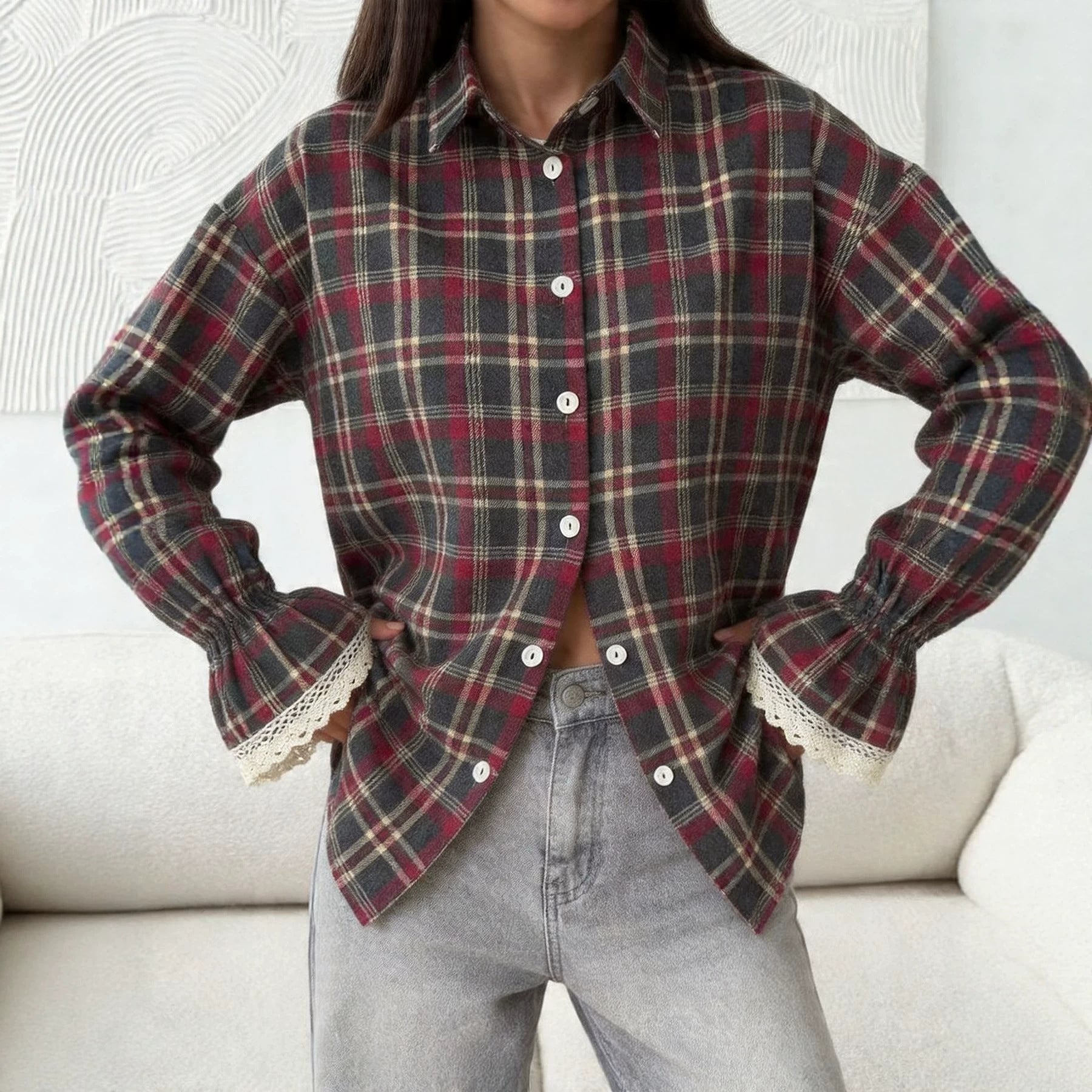 Damen Karo-Hemdbluse mit Spitzenmanschetten und Oversize-Schnitt Chichicherry