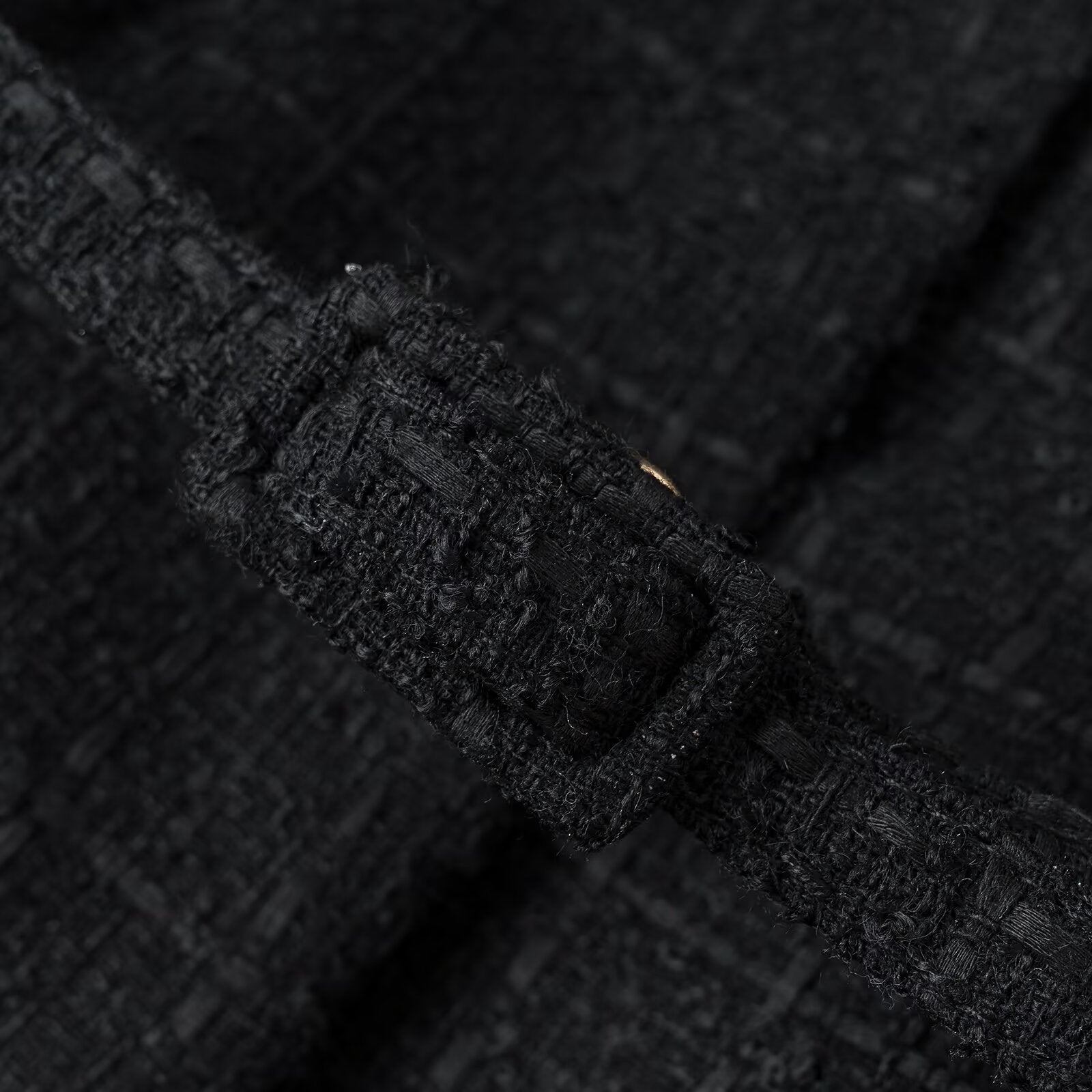 Ladies short jacket made of bouclé tweed with round neck, golden decorative buttons and tie belt Chichicherry
