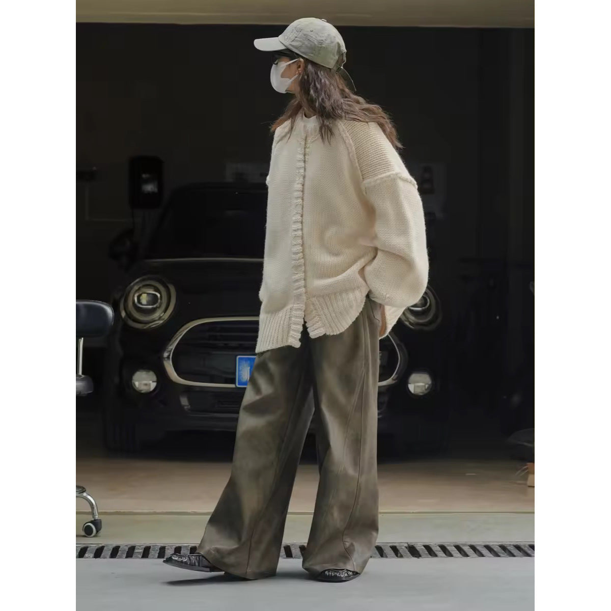Women Oversized Chunky Knit Cardigan with Button Placket and Cable Pattern Chichicherry