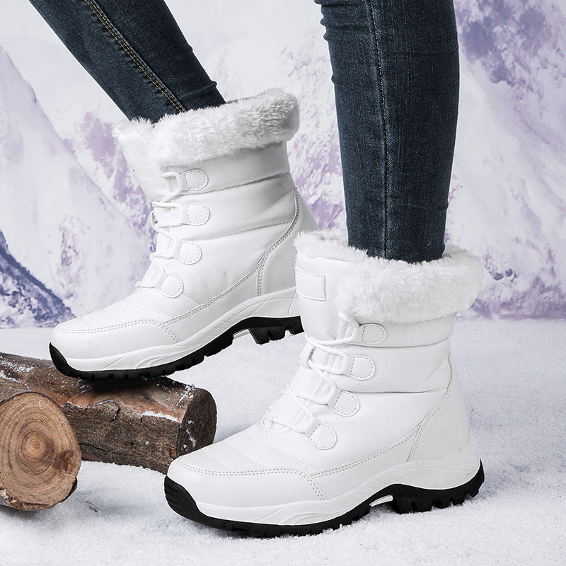 Women's thermo winter boots with cozy faux fur collar, water-repellent layer and non-slip tread sole Chichicherry