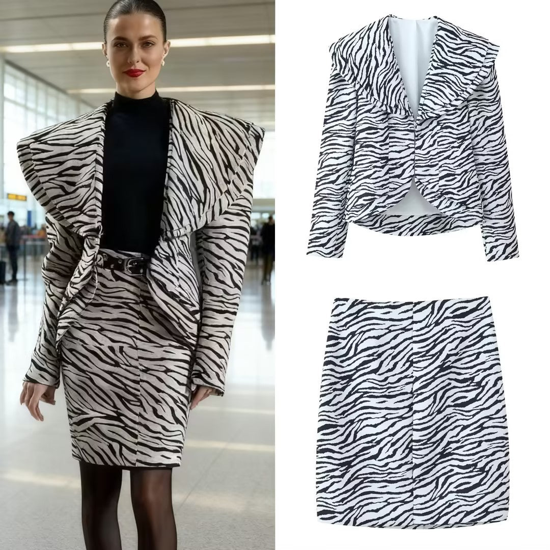 Women's Short Blazer with Oversized Shawl Collar and Zebra Print Chichicherry