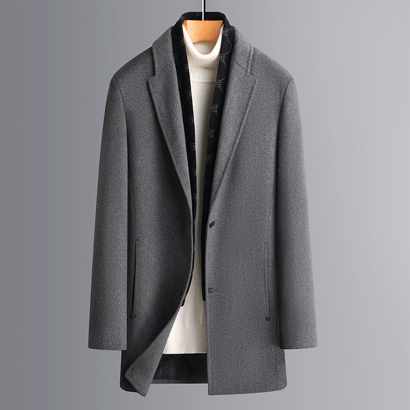 Men's short coat made of high-quality wool blend with subtle interior lining and slim fit Chichicherry