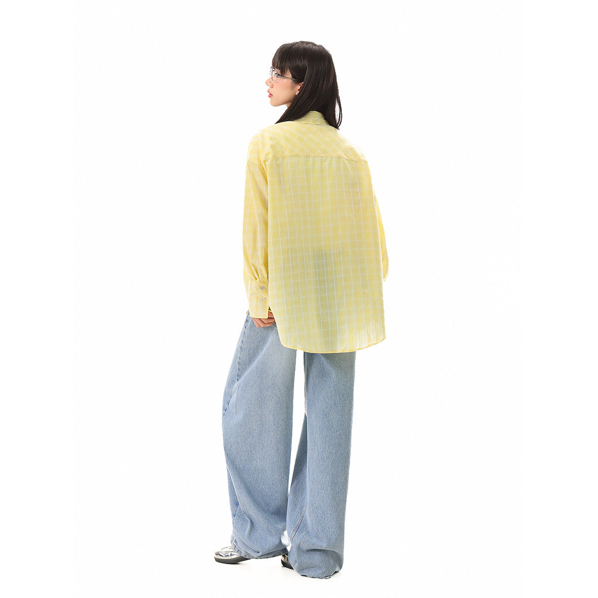 Women Loose Boxy Shirt with Kent Collar, Rounded Hem and Fine Check Pattern Chichicherry