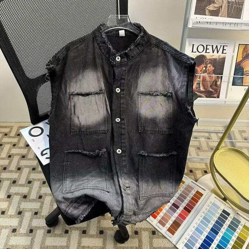 Herren Ärmellose Denim‑Weste im Vintage‑Used‑Look mit ausgefranster Saumkante und Ombre‑Fading Chichicherry