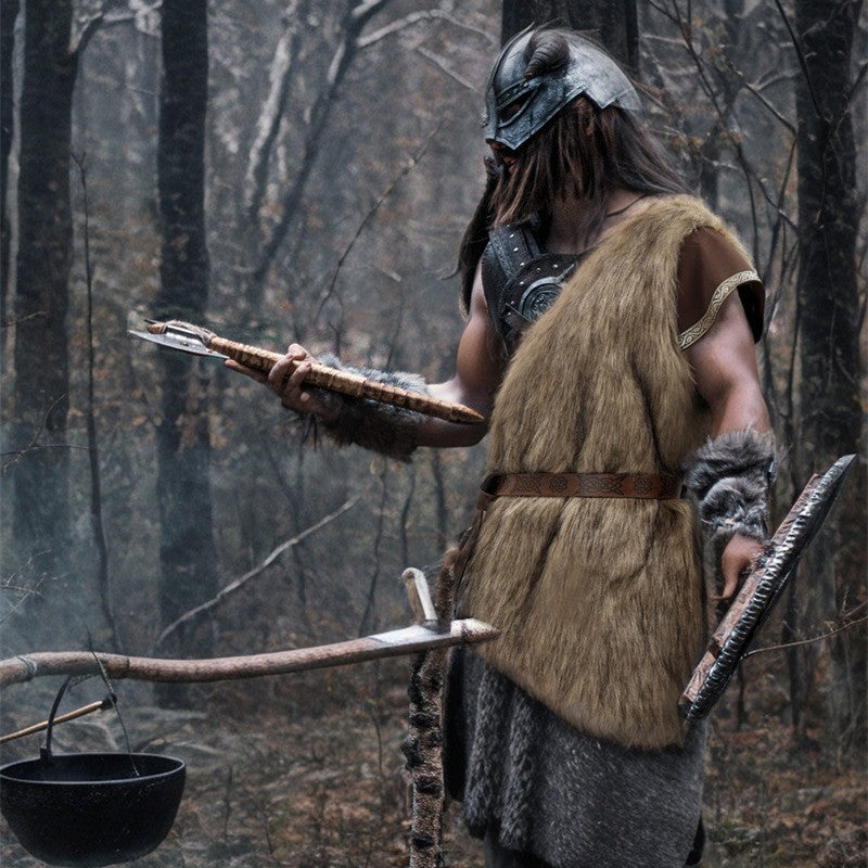 Unisex shoulder cape made of faux fur with decorative leather belt and asymmetrical cut Chichicherry