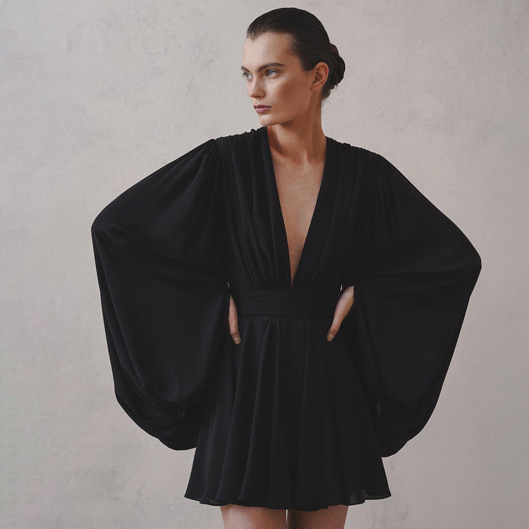 Damen Elegantes Minikleid mit tiefem V-Ausschnitt, Ballonärmeln und tailliertem Plisseerock Chichicherry