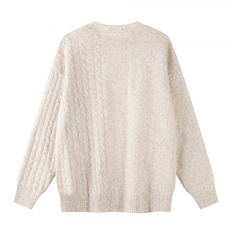 Unisex Oversize Fine-knit sweater with cable pattern detail and round neckline Chichicherry