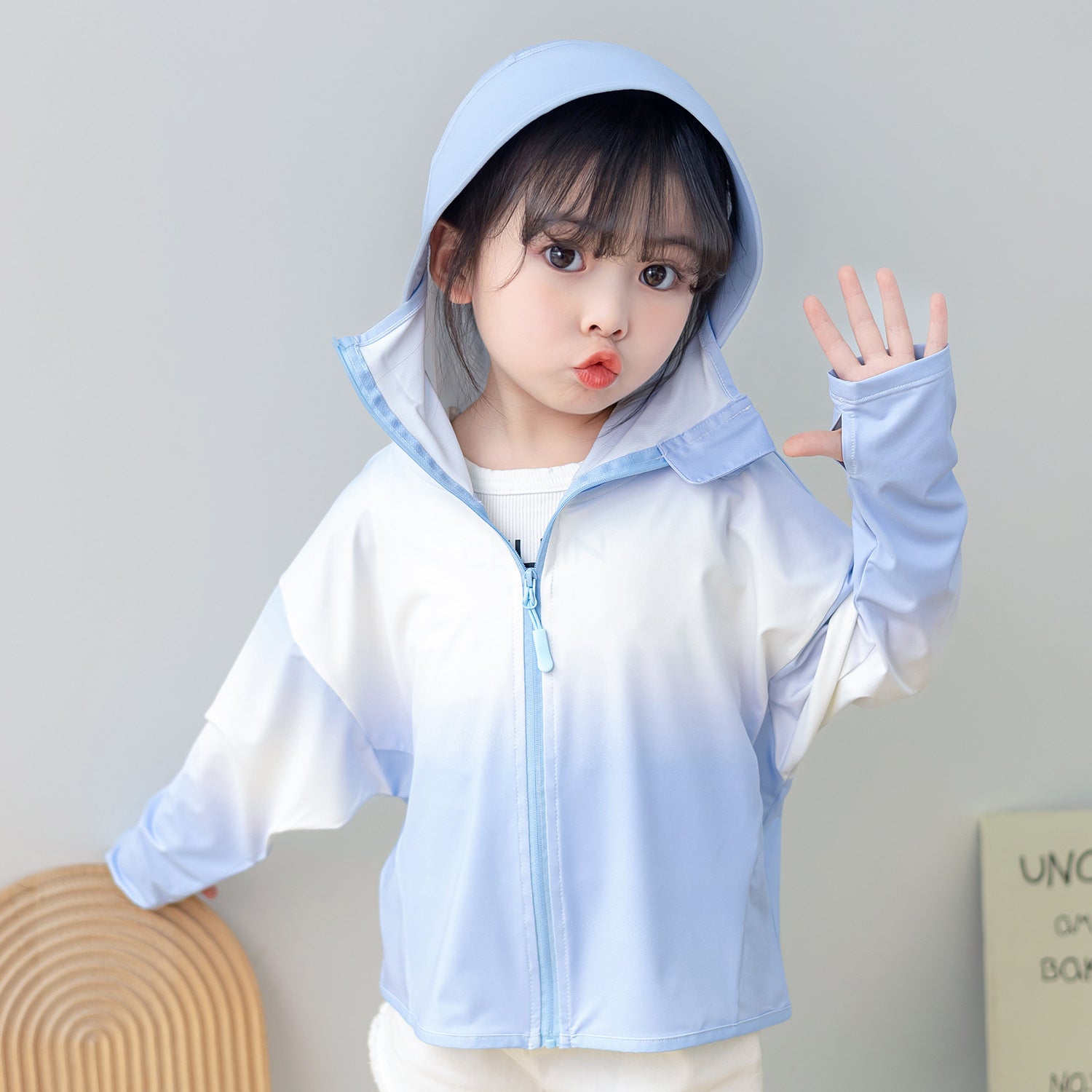 Women’s Sporty UV Protection Jacket with Hoodie Chichicherry