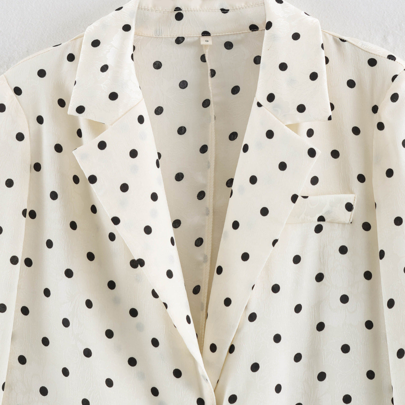 Ladies Light Polka Dot Blazer with Lapels, Drawstring Waist and Flap Pockets Chichicherry