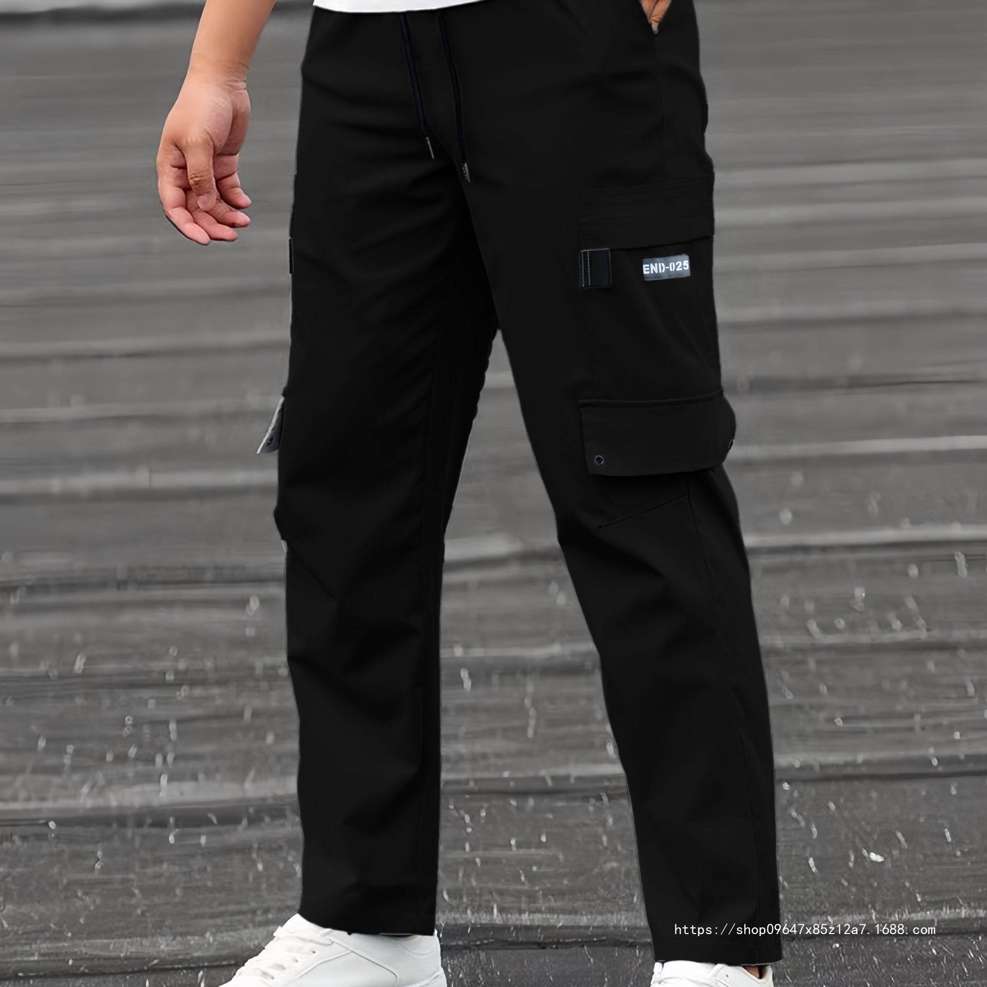 Men's Casual Technical Cargo Pants with Multi-Pockets, Drawstring Waist and Straight Leg Chichicherry