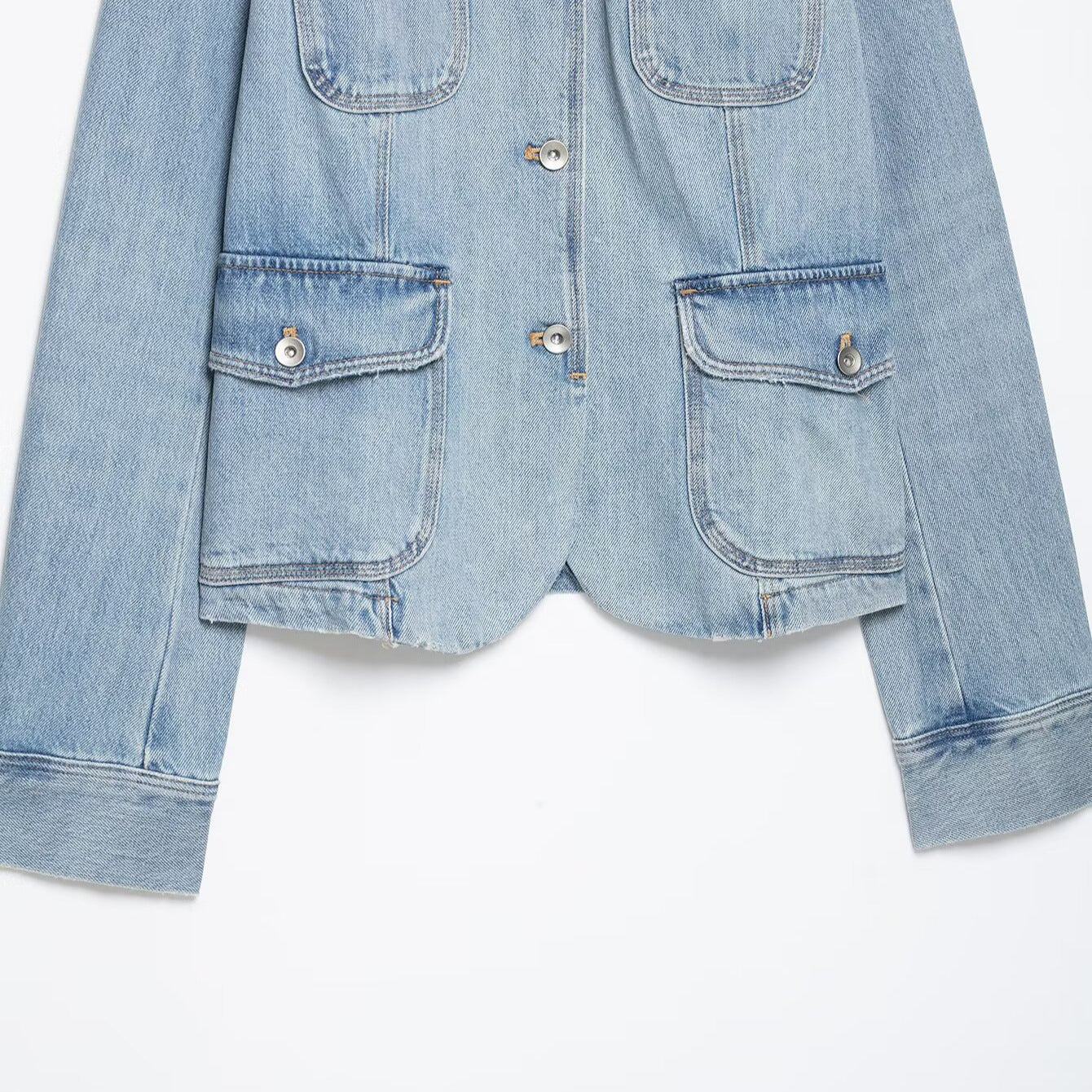 Women's jeans field jacket with stand-up collar, shoulder patches, and four flap pockets Chichicherry