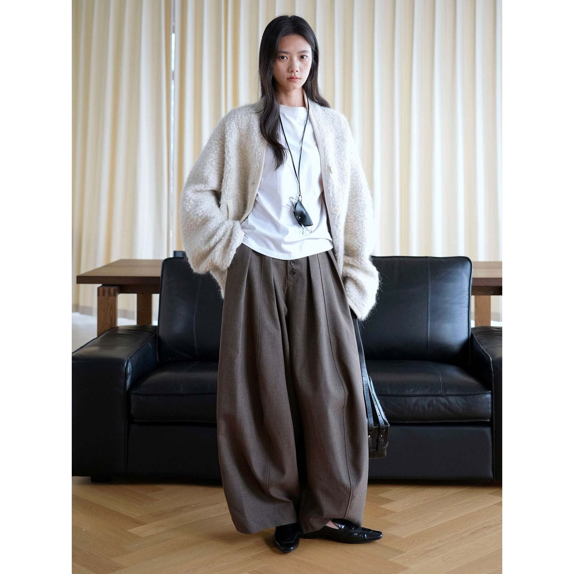 Women wide pants with high waist and decorative button placket Chichicherry