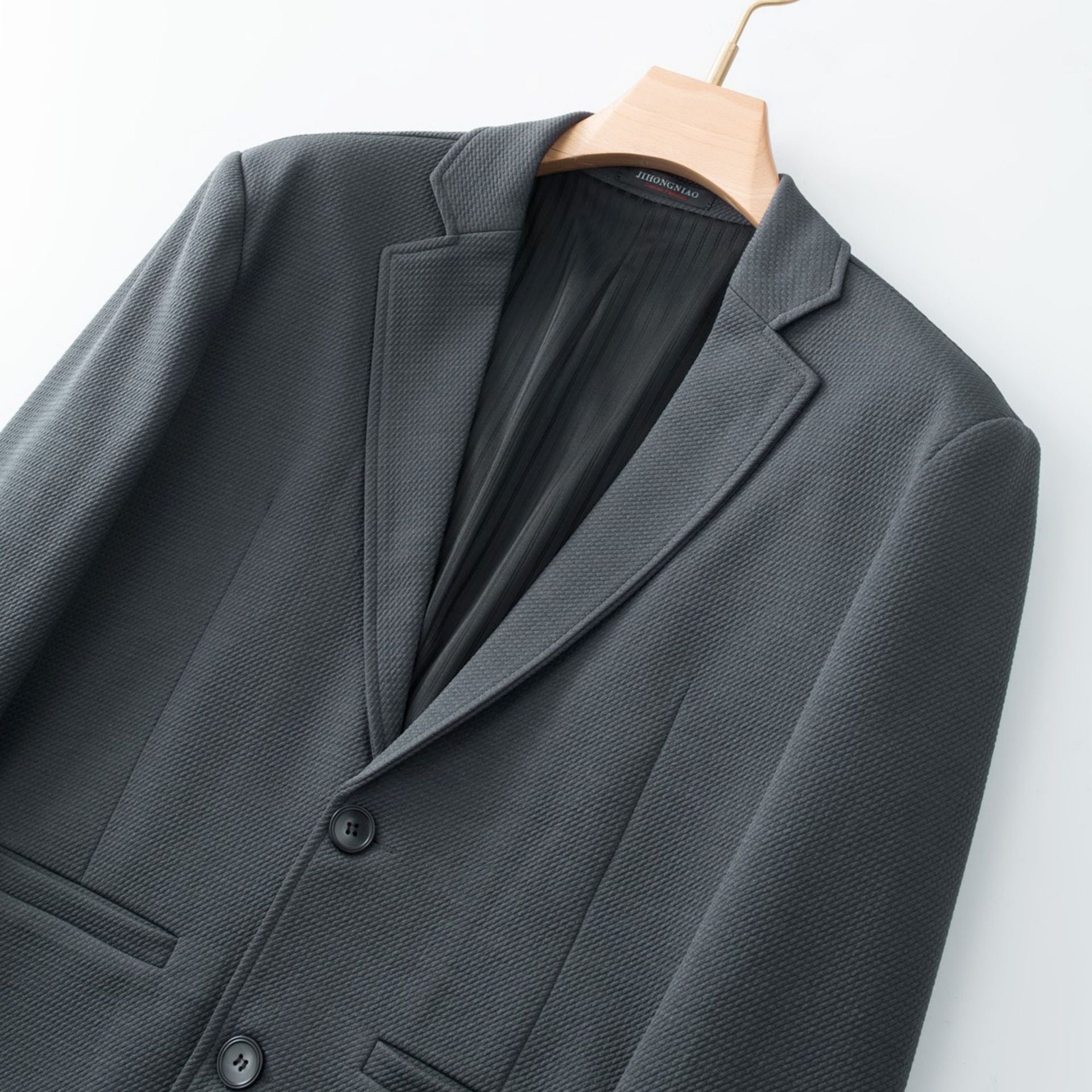 Men's Single-Breasted Structured Blazer with Notched Lapel and Fine Fabric Texture Chichicherry