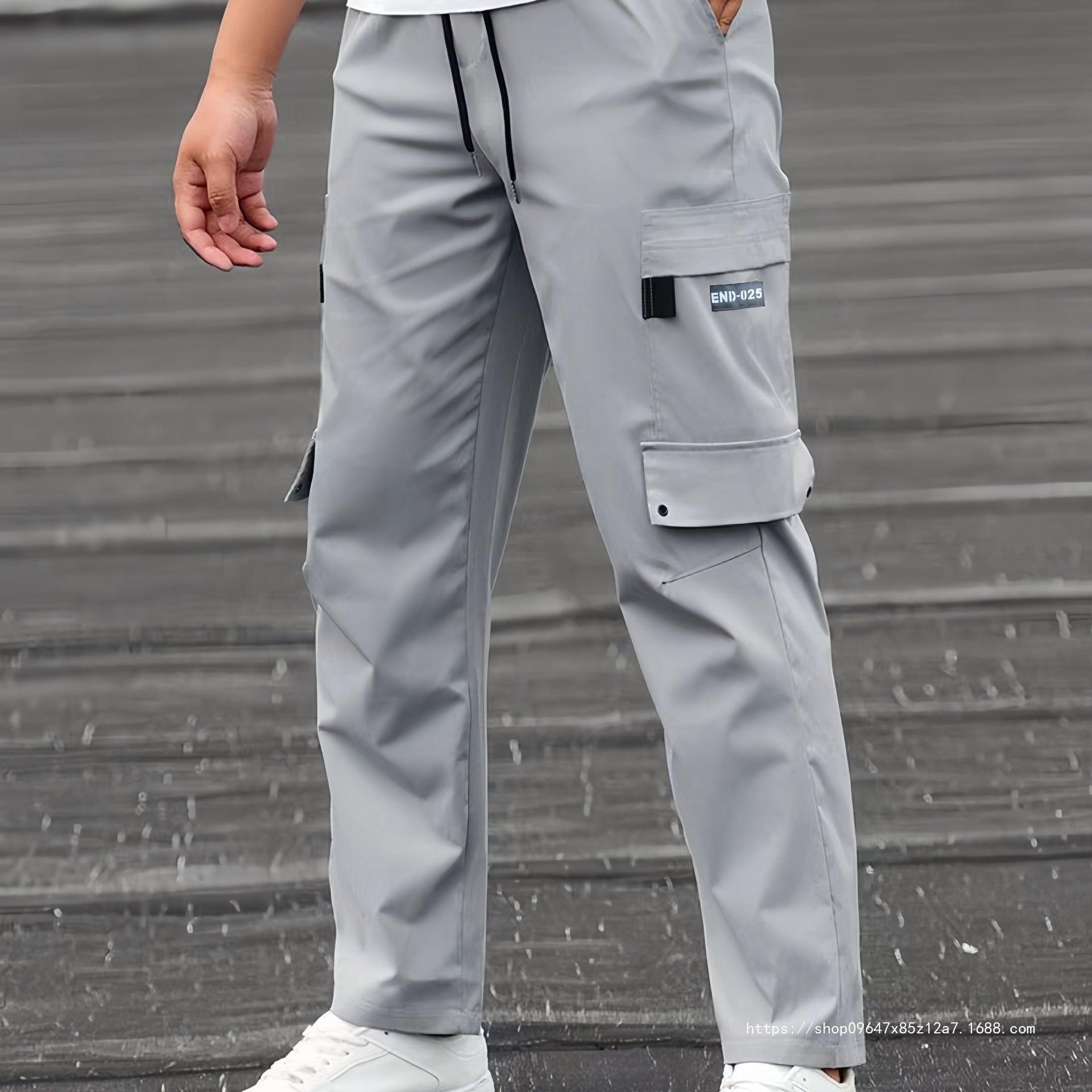 Men's utility cargo pants with drawstring waistband, straight leg and multiple pockets Chichicherry