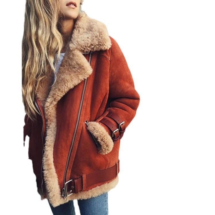 Women's short jacket in pilot style with contrasting fur collar and adjustable buckles Chichicherry
