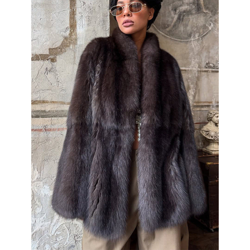 Ladies short fur coat with kimono sleeves and stand-up collar Chichicherry