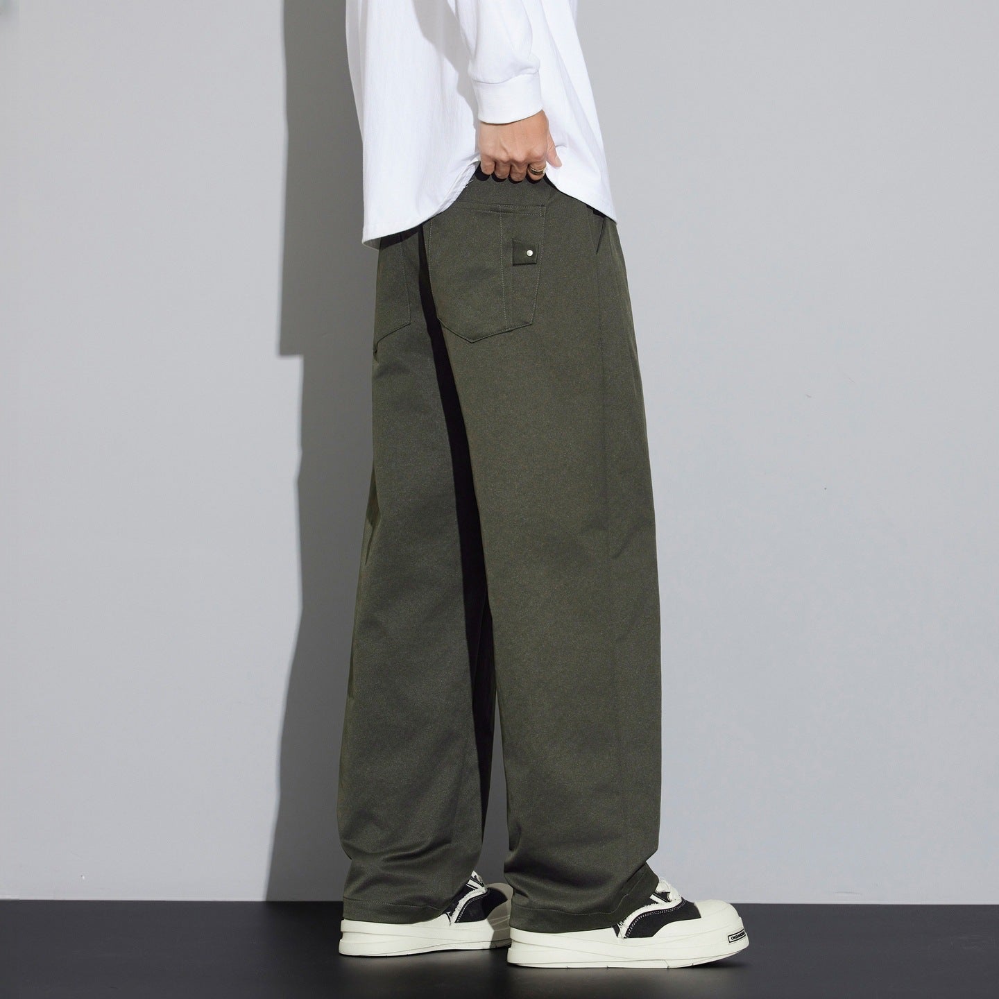 Men's Wide Relaxed-Fit Fabric Trousers with Drawstring & Crease Chichicherry