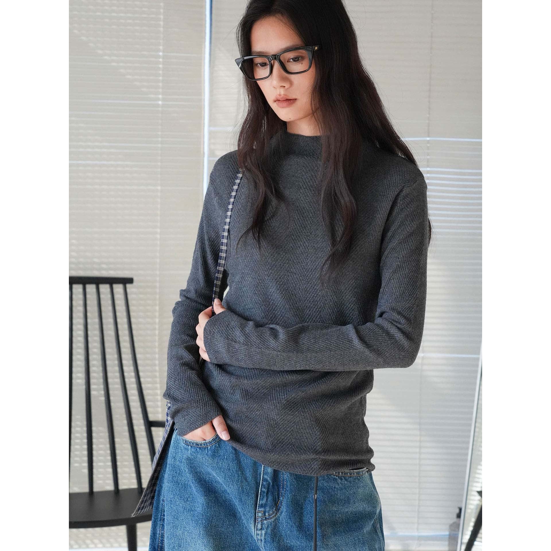 Women's Fine Ribbed Knit Pullover with Stand-Up Collar and Thumbholes Chichicherry